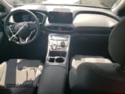 ✅ 2023 Hyundai Santa Fe Blue • VIN: 5NMS2DA18PH000579 • Lot: 57512323. Wystawiony na Copart z przebiegiem 7 620 mil. Bezpłatny archiwum sprzedaży aukcyjnych z USA i szczegółowy raport historii pojazdu na DreamBid. Zdjęcie 8.