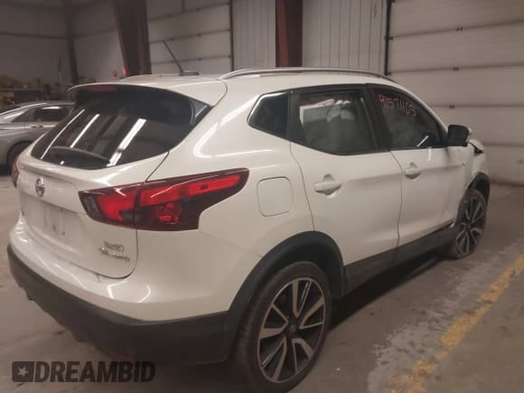 ✅ 2019 Nissan Rogue SL • VIN: JN1BJ1CRXKW321536 • Lot: 41571105. Listed on IAAI with 69,269 mi. Free auction sales archive from the USA and detailed vehicle history report at DreamBid. Image 4.