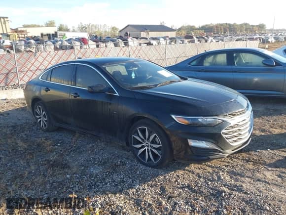 2019 Chevrolet Malibu LT z VIN 1G1ZD5ST5KF114469, wystawiony jako IAAI lot #43414562 z przebiegiem 99 625 mil mil oraz . Historia ofert i sprzedaży dostępna na DreamBid. Obrazek 1.