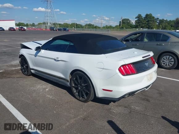 ✅ 2016 Ford Mustang EcoBoost Premium • VIN: 1FATP8UH6G5253611 • Lot: 43107418. Wystawiony na IAAI z przebiegiem 134 471 mil. Bezpłatny archiwum sprzedaży aukcyjnych z USA i szczegółowy raport historii pojazdu na DreamBid. Zdjęcie 3.
