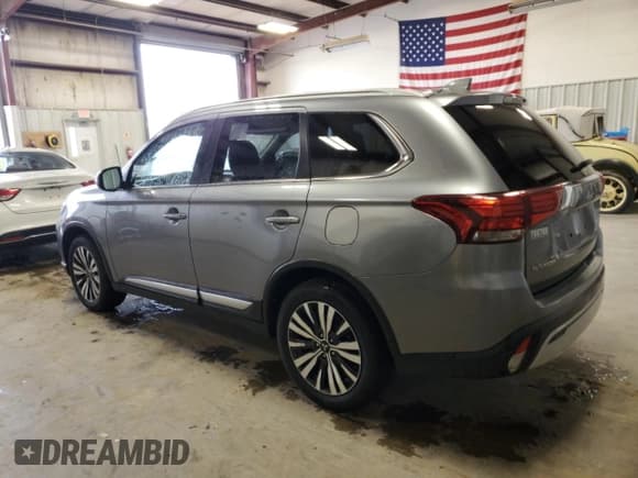 ✅ 2020 Mitsubishi Outlander SE • VIN: JA4AD3A39LZ021880 • Лот: 61073695. Опубликован ранее на Copart с пробегом 102 421 миль. Бесплатный доступ к архиву аукционных продаж из США и подробный отчёт об истории автомобиля на DreamBid. Изображение 2.