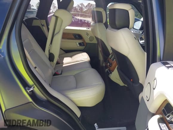 ✅ 2019 Land Rover Range Rover • VIN: SALGS2RE8KA522240 • Lot: 42529419. Listed on IAAI with 48,286 mi. Free auction sales archive from the USA and detailed vehicle history report at DreamBid. Image 8.