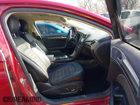 ✅ 2017 Ford Fusion SE • VIN: 3FA6P0H77HR283215 • Lot: 43703239. Wystawiony na IAAI z przebiegiem 154 850 mil. Bezpłatny archiwum sprzedaży aukcyjnych z USA i szczegółowy raport historii pojazdu na DreamBid. Zdjęcie 5.