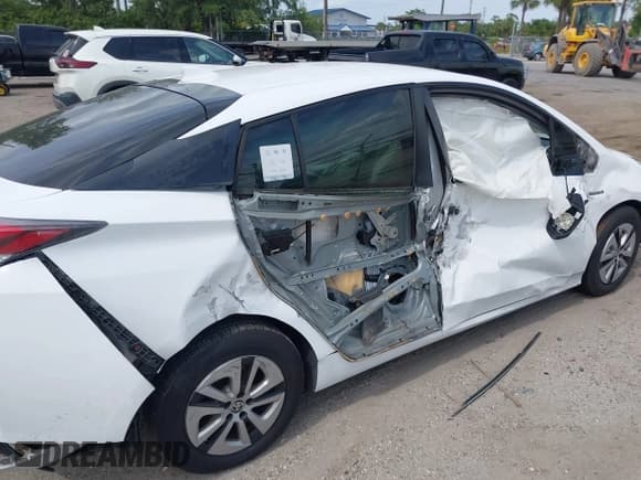 ✅ 2016 Toyota Prius Four • VIN: JTDKARFU7G3004950 • Лот: 42088702. Опубликован ранее на IAAI с пробегом 431 897 миль. Бесплатный доступ к архиву аукционных продаж из США и подробный отчёт об истории автомобиля на DreamBid. Изображение 6.