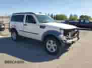 2007 Dodge Nitro SXT с VIN 1D8GU28K17W504425, выставлен на аукционе Copart как лот 75261664 с пробегом 167 209 миль миль и Списание • Salvage title. История ставок и продаж доступна на DreamBid. Изображение 4.