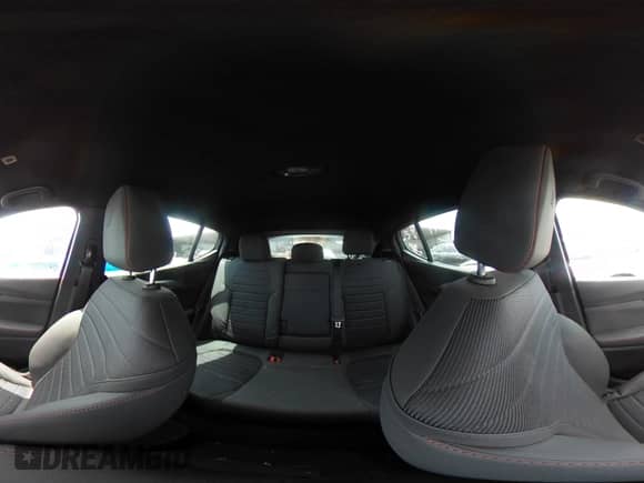 2024 Dodge Hornet R/T z VIN ZACPDFCW0R3A28742, wystawiony jako IAAI lot #42698231 z przebiegiem 34 181 mil mil oraz . Historia ofert i sprzedaży dostępna na DreamBid. Obrazek 18.