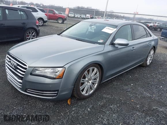 ✅ 2013 Audi A8 3.0L • VIN: WAURGAFD0DN005546 • Lot: 43806422. Wystawiony na IAAI z przebiegiem 140 730 mil. Bezpłatny archiwum sprzedaży aukcyjnych z USA i szczegółowy raport historii pojazdu na DreamBid. Zdjęcie 17.