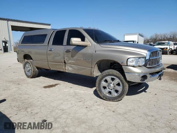 2005 Dodge 3500 SLT z VIN 3D7LS38C55G795448, wystawiony jako Copart lot #49448295 z przebiegiem 291 415 mil mil oraz Szkoda całkowita • Salvage title. Historia ofert i sprzedaży dostępna na DreamBid. Obrazek 4.
