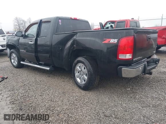 ✅ 2010 GMC Sierra 1500 • VIN: 1GTSCWE01AZ202838 • Lot: 41516702. Wystawiony na IAAI z przebiegiem 173 647 mil. Bezpłatny archiwum sprzedaży aukcyjnych z USA i szczegółowy raport historii pojazdu na DreamBid. Zdjęcie 3.