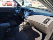 ✅ 2022 Mitsubishi Outlander ES • VIN: JA4APUAU8NU019642 • Lot: 43503025. Wystawiony na IAAI z przebiegiem 68 906 mil. Bezpłatny archiwum sprzedaży aukcyjnych z USA i szczegółowy raport historii pojazdu na DreamBid. Zdjęcie 5.