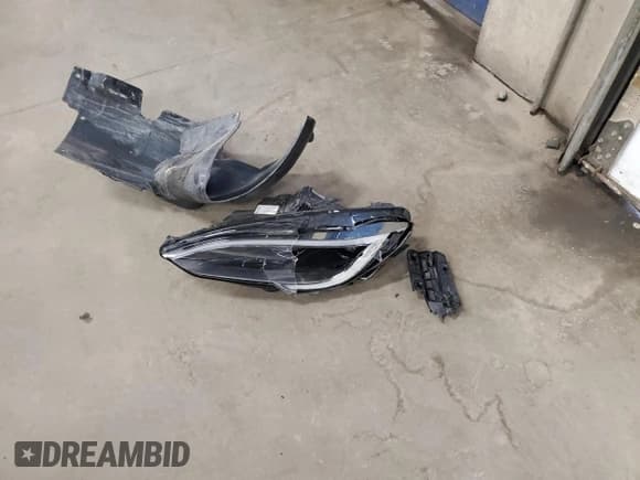 ✅ 2023 Tesla Model S • VIN: 5YJSA1E5XPF520265 • Lot: 54833255. Listed on Copart with 16,502 mi. Free auction sales archive from the USA and detailed vehicle history report at DreamBid. Image 12.