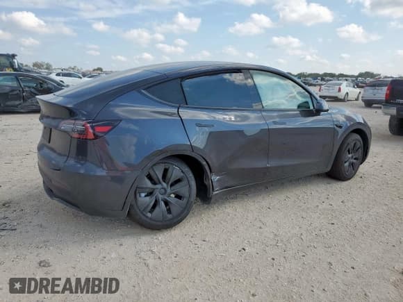 ✅ 2025 Tesla Model Y Long Range • VIN: 7SAYGDED7SA342535 • Лот: 81254225. Опубликован ранее на Copart с пробегом 12 638 миль. Бесплатный доступ к архиву аукционных продаж из США и подробный отчёт об истории автомобиля на DreamBid. Изображение 3.