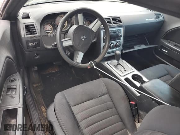 ✅ 2010 Dodge Challenger SE • VIN: 2B3CJ4DV1AH136854 • Lot: 76567644. Listed on Copart with 215,303 mi. Free auction sales archive from the USA and detailed vehicle history report at DreamBid. Image 8.