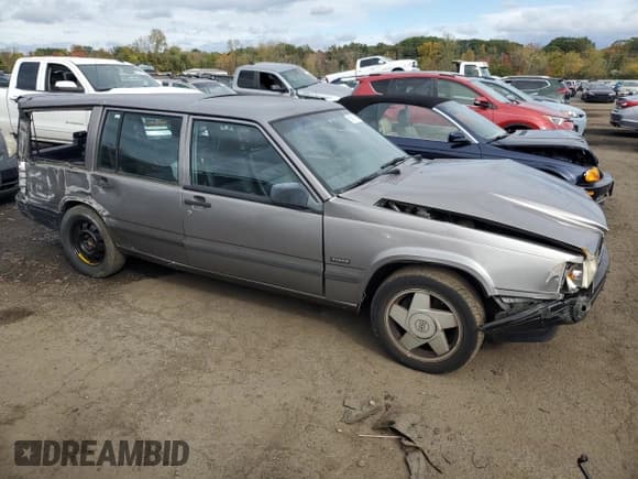 ✅ 1990 Volvo 740 • VIN: YV1FA8758L2315901 • Lot: 85880185. Listed on Copart with 353,866 mi. Free auction sales archive from the USA and detailed vehicle history report at DreamBid. Image 4.