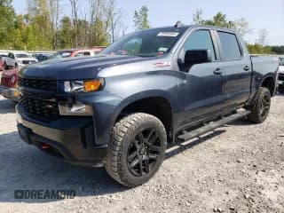 ✅ 2021 Chevrolet Silverado 1500 Custom Trail Boss • VIN: 1GCPYCEF2MZ392454 • Lot: 69590394. Wystawiony na Copart z przebiegiem 16 243 mil. Bezpłatny archiwum sprzedaży aukcyjnych z USA i szczegółowy raport historii pojazdu na DreamBid. Zdjęcie 1.