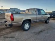✅ 1996 Chevrolet Silverado 1500 • VIN: 2GCEK19R5T1111160 • Лот: 92922815. Опубликован ранее на Copart с пробегом 386 454 миль. Бесплатный доступ к архиву аукционных продаж из США и подробный отчёт об истории автомобиля на DreamBid. Изображение 3.