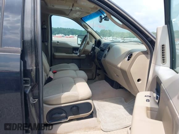 ✅ 2004 Ford F-150 XLT • VIN: 1FTRW14W14KA85483 • Lot: 42863246. Wystawiony na IAAI z przebiegiem 125 000 mil. Bezpłatny archiwum sprzedaży aukcyjnych z USA i szczegółowy raport historii pojazdu na DreamBid. Zdjęcie 5.