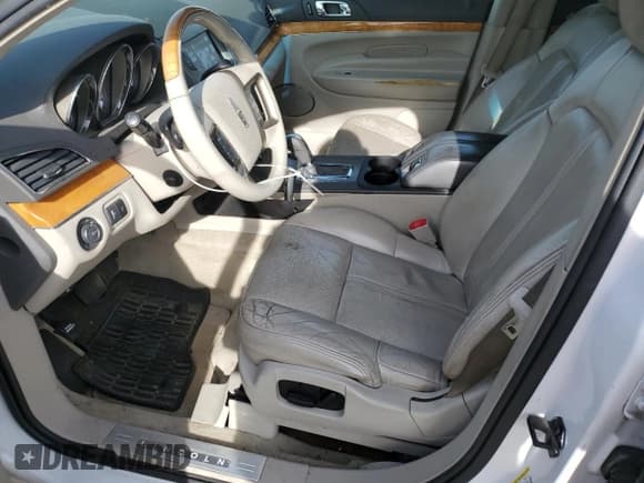 ✅ 2010 Lincoln MKT • VIN: 2LMHJ5AR1ABJ14003 • Lot: 86773465. Listed on Copart with 210,879 mi. Free auction sales archive from the USA and detailed vehicle history report at DreamBid. Image 7.