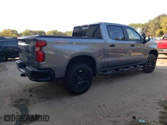 ✅ 2021 Chevrolet Silverado 1500 LT Trail Boss • VIN: 1GCPYFED4MZ253765 • Lot: 74872604. Wystawiony na Copart z przebiegiem 54 984 mil. Bezpłatny archiwum sprzedaży aukcyjnych z USA i szczegółowy raport historii pojazdu na DreamBid. Zdjęcie 3.