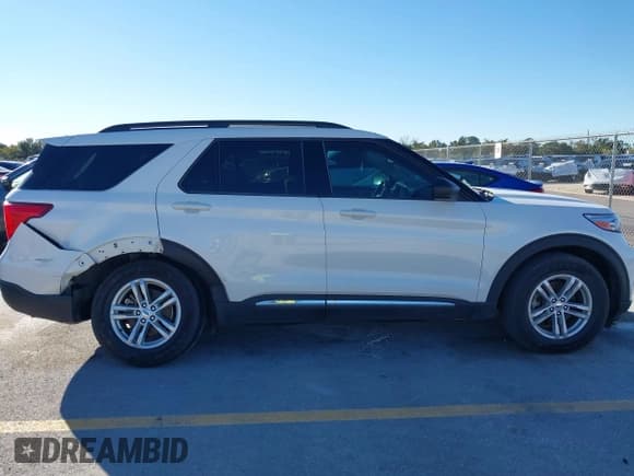 ✅ 2022 Ford Explorer XLT • VIN: 1FMSK7DH4NGA70722 • Lot: 43449455. Wystawiony na IAAI z przebiegiem 54 297 mil. Bezpłatny archiwum sprzedaży aukcyjnych z USA i szczegółowy raport historii pojazdu na DreamBid. Zdjęcie 13.