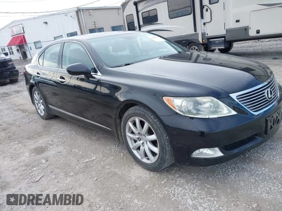 ✅ 2008 Lexus LS 460 • VIN: JTHBL46F385061102 • Lot: 43890893. Listed on IAAI with 147,892 mi. Free auction sales archive from the USA and detailed vehicle history report at DreamBid. Image 1.