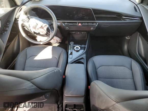 ✅ 2025 Kia Niro Wind • VIN: KNDCR3L13S5140221 • Lot: 70323595. Listed on Copart with Not provided. Free auction sales archive from the USA and detailed vehicle history report at DreamBid. Image 8.