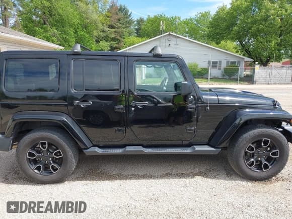 ✅ 2018 Jeep Wrangler Unlimited Sahara • VIN: 1C4BJWEG2JL895134 • Lot: 42203621. Wystawiony na IAAI z przebiegiem 124 854 mil. Bezpłatny archiwum sprzedaży aukcyjnych z USA i szczegółowy raport historii pojazdu na DreamBid. Zdjęcie 14.