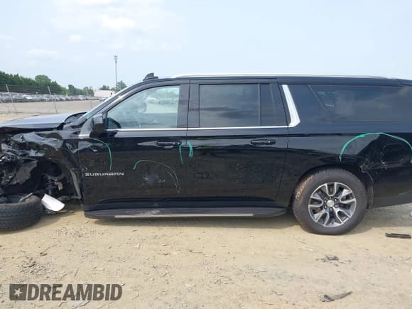 ✅ 2022 Chevrolet Suburban LT • VIN: 1GNSKCKDXNR195278 • Lot: 42429218. Listed on IAAI with 86,022 mi. Free auction sales archive from the USA and detailed vehicle history report at DreamBid. Image 15.