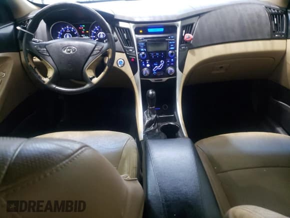 ✅ 2013 Hyundai Sonata SE • VIN: 5NPEC4AC1DH607692 • Lot: 67731525. Listed on Copart with 227,855 mi. Free auction sales archive from the USA and detailed vehicle history report at DreamBid. Image 8.