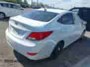 2017 Hyundai Accent SE z VIN KMHCT4AE2HU342880, wystawiony jako IAAI lot #43415334 z przebiegiem 132 543 mil mil oraz . Historia ofert i sprzedaży dostępna na DreamBid. Obrazek 4.