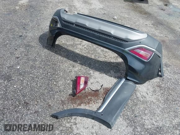 ✅ 2020 Hyundai Santa Fe SEL • VIN: 5NMS33AD4LH212861 • Lot: 43377265. Listed on IAAI with 84,950 mi. Free auction sales archive from the USA and detailed vehicle history report at DreamBid. Image 12.