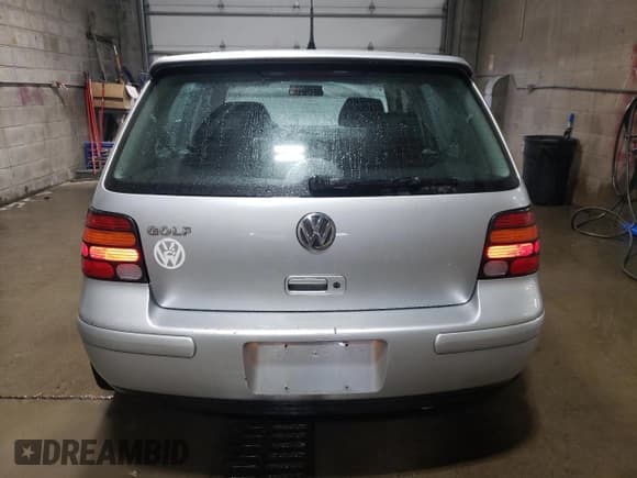 ✅ 2001 Volkswagen Golf GLS • VIN: 9BWGT61JX14074879 • Лот: 44405275. Опубликован ранее на Copart с пробегом 48 126 миль. Бесплатный доступ к архиву аукционных продаж из США и подробный отчёт об истории автомобиля на DreamBid. Изображение 6.
