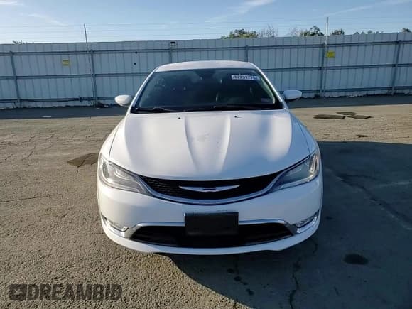 ✅ 2015 Chrysler 200 C • VIN: 1C3CCCEG6FN512194 • Lot: 82231775. Wystawiony na Copart z przebiegiem 77 789 mil. Bezpłatny archiwum sprzedaży aukcyjnych z USA i szczegółowy raport historii pojazdu na DreamBid. Zdjęcie 14.
