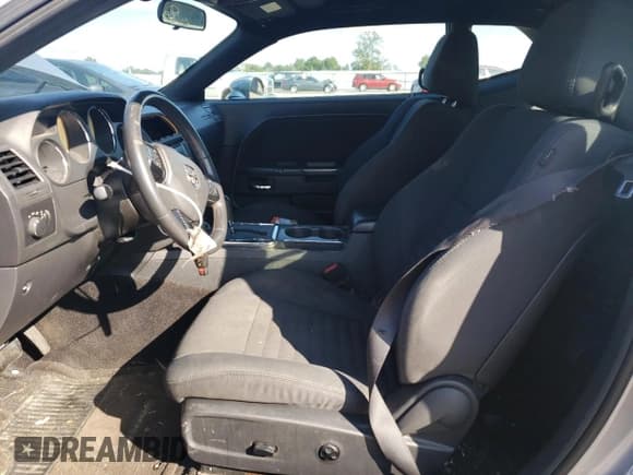 ✅ 2014 Dodge Challenger SXT • VIN: 2C3CDYAG0EH262085 • Lot: 74202754. Wystawiony na Copart z przebiegiem 148 222 mil. Bezpłatny archiwum sprzedaży aukcyjnych z USA i szczegółowy raport historii pojazdu na DreamBid. Zdjęcie 7.