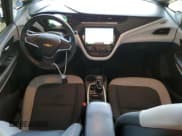 ✅ 2019 Chevrolet Bolt EV LT • VIN: 1G1FY6S05K4123526 • Lot: 52427655. Wystawiony na Copart z przebiegiem 79 863 mil. Bezpłatny archiwum sprzedaży aukcyjnych z USA i szczegółowy raport historii pojazdu na DreamBid. Zdjęcie 8.