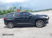 ✅ 2018 Chevrolet Traverse Premier • VIN: 1GNERKKW9JJ213816 • Lot: 43221752. Wystawiony na IAAI z przebiegiem 198 051 mil. Bezpłatny archiwum sprzedaży aukcyjnych z USA i szczegółowy raport historii pojazdu na DreamBid. Zdjęcie 14.