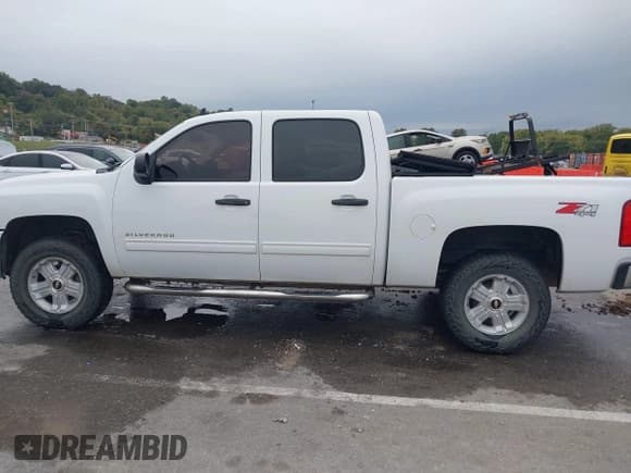 ✅ 2013 Chevrolet Silverado 1500 LT • VIN: 3GCPKSE70DG216846 • Lot: 43545307. Wystawiony na IAAI z przebiegiem 161 922 mil. Bezpłatny archiwum sprzedaży aukcyjnych z USA i szczegółowy raport historii pojazdu na DreamBid. Zdjęcie 14.