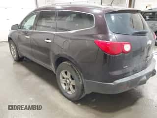 2010 Chevrolet Traverse 1LT z VIN 1GNLVFEDXAS150207, wystawiony jako IAAI lot #43236413 z przebiegiem 227 831 mil mil oraz . Historia ofert i sprzedaży dostępna na DreamBid. Obrazek 3.