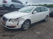✅ 2008 Volkswagen Passat Komfort • VIN: WVWLK73C18E114867 • Лот: 42510099. Опубликован ранее на IAAI с пробегом 110 743 миль. Бесплатный доступ к архиву аукционных продаж из США и подробный отчёт об истории автомобиля на DreamBid. Изображение 2.