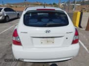 ✅ 2010 Hyundai Accent GS • VIN: KMHCM3AC4AU185476 • Lot: 43540755. Wystawiony na IAAI z przebiegiem 162 930 mil. Bezpłatny archiwum sprzedaży aukcyjnych z USA i szczegółowy raport historii pojazdu na DreamBid. Zdjęcie 16.