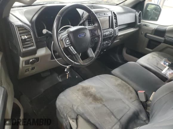 ✅ 2019 Ford F-150 XL • VIN: 1FTEW1CP0KFB90904 • Lot: 93962475. Wystawiony na Copart z przebiegiem Nie podano. Bezpłatny archiwum sprzedaży aukcyjnych z USA i szczegółowy raport historii pojazdu na DreamBid. Zdjęcie 8.