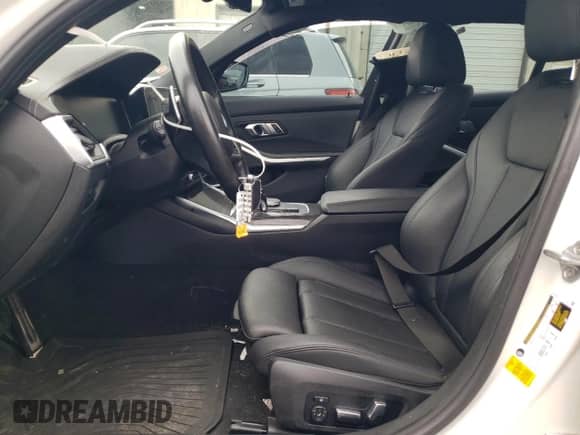 2020 BMW 3 Series M340i z VIN WBA5U7C07LFH55758, wystawiony jako Copart lot #71877665 z przebiegiem Nie podano mil oraz Szkoda całkowita • Salvage title. Historia ofert i sprzedaży dostępna na DreamBid. Obrazek 7.