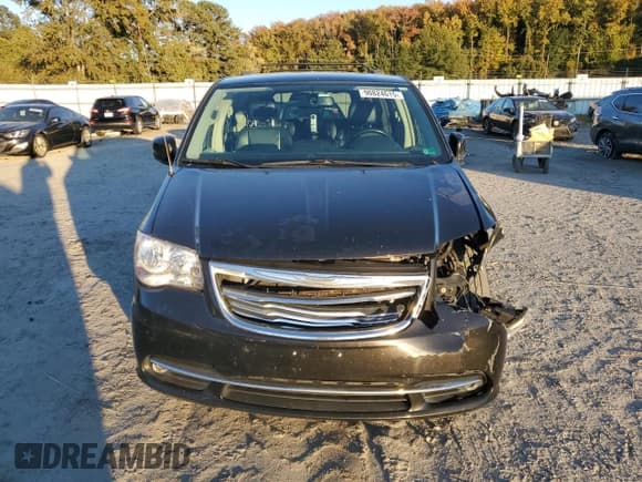 ✅ 2014 Chrysler Town & Country Touring • VIN: 2C4RC1BG6ER441255 • Lot: 90824615. Listed on Copart with 135,910 mi. Free auction sales archive from the USA and detailed vehicle history report at DreamBid. Image 5.