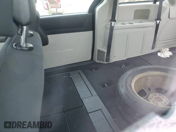 2010 Dodge Grand Caravan SE with VIN 2D4RN4DE7AR264316, listed as a Copart auction lot 88343745 with Not provided miles and Salvage title. Bid and sale history available at DreamBid. Image 10.