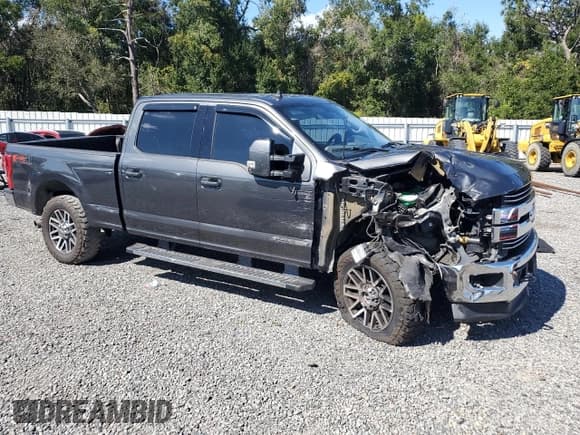 ✅ 2019 Ford F-250 XLT • VIN: 1FT7W2BTXKEF68133 • Lot: 90440475. Listed on Copart with 79,838 mi. Free auction sales archive from the USA and detailed vehicle history report at DreamBid. Image 4.