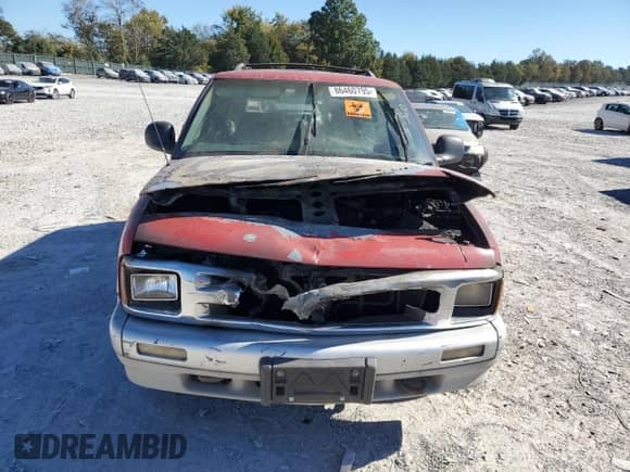 ✅ 1996 Chevrolet Blazer • VIN: 1GNDT13W9T2285134 • Lot: 86460795. Wystawiony na Copart z przebiegiem 262 482 mil. Bezpłatny archiwum sprzedaży aukcyjnych z USA i szczegółowy raport historii pojazdu na DreamBid. Zdjęcie 5.