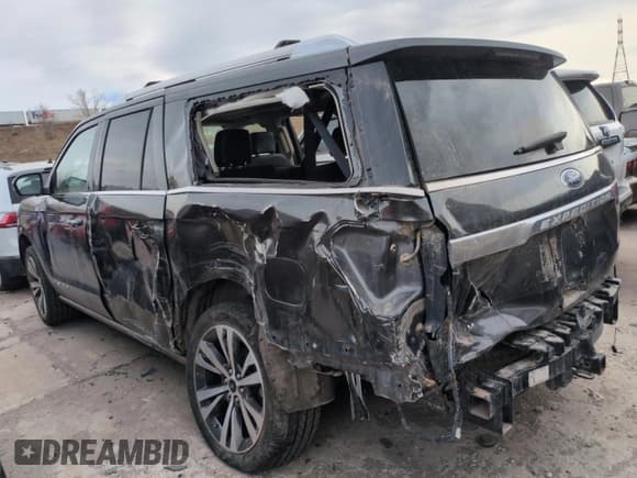 ✅ 2021 Ford Expedition Max Platinum • VIN: 1FMJK1MT1MEA70586 • Lot: 48902105. Listed on Copart with 64,801 mi. Free auction sales archive from the USA and detailed vehicle history report at DreamBid. Image 2.