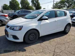 2019 Chevrolet Sonic LT z VIN 1G1JG6SB1K4123991, wystawiony jako Copart lot #60681865 z przebiegiem 157 624 mil mil oraz Czysty tytuł • Clean title. Historia ofert i sprzedaży dostępna na DreamBid. Obrazek 1.