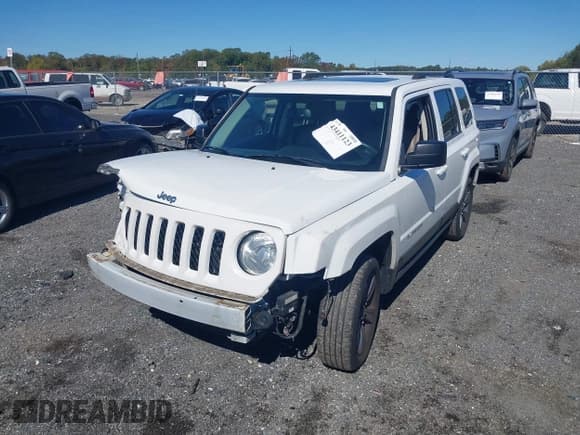 ✅ 2015 Jeep Patriot High Altitude • VIN: 1C4NJPFAXFD157788 • Lot: 43411123. Wystawiony na IAAI z przebiegiem 130 753 mil. Bezpłatny archiwum sprzedaży aukcyjnych z USA i szczegółowy raport historii pojazdu na DreamBid. Zdjęcie 18.