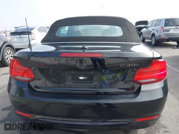 ✅ 2018 BMW 2 Series 230i • VIN: WBA2M7C52JVA97431 • Lot: 43617915. Wystawiony na IAAI z przebiegiem 67 593 mil. Bezpłatny archiwum sprzedaży aukcyjnych z USA i szczegółowy raport historii pojazdu na DreamBid. Zdjęcie 17.